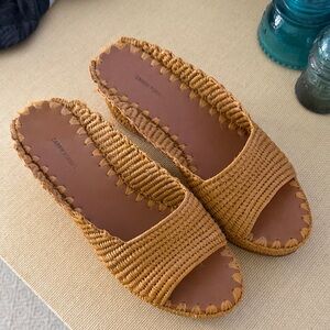 Carrie Forbes size 40